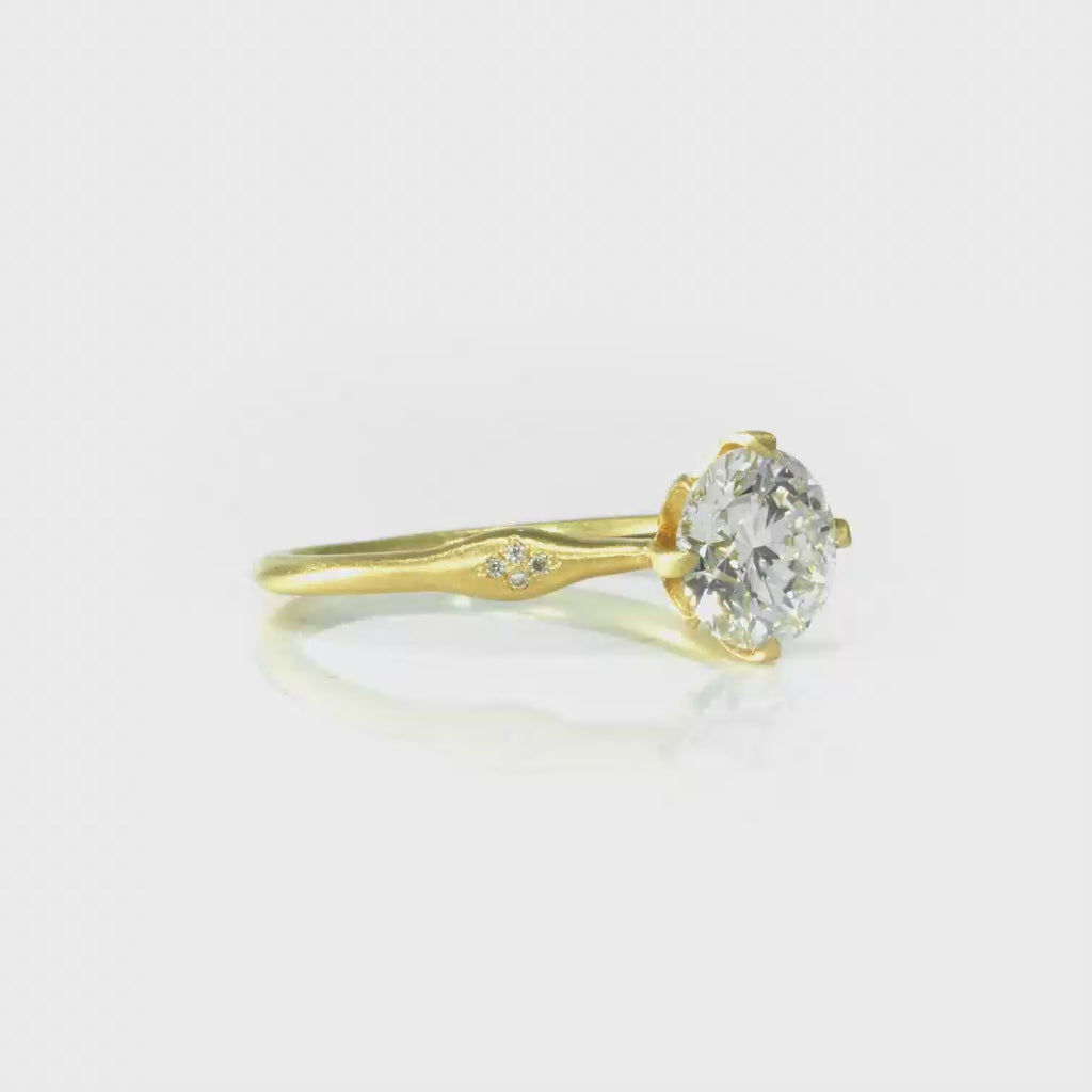 Vintage Style European Round Engagement Ring in Yellow Gold