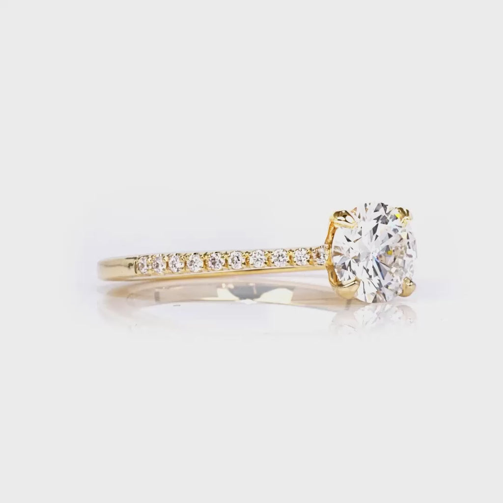 Roma solitaire Round Engagement Ring in Yellow Gold