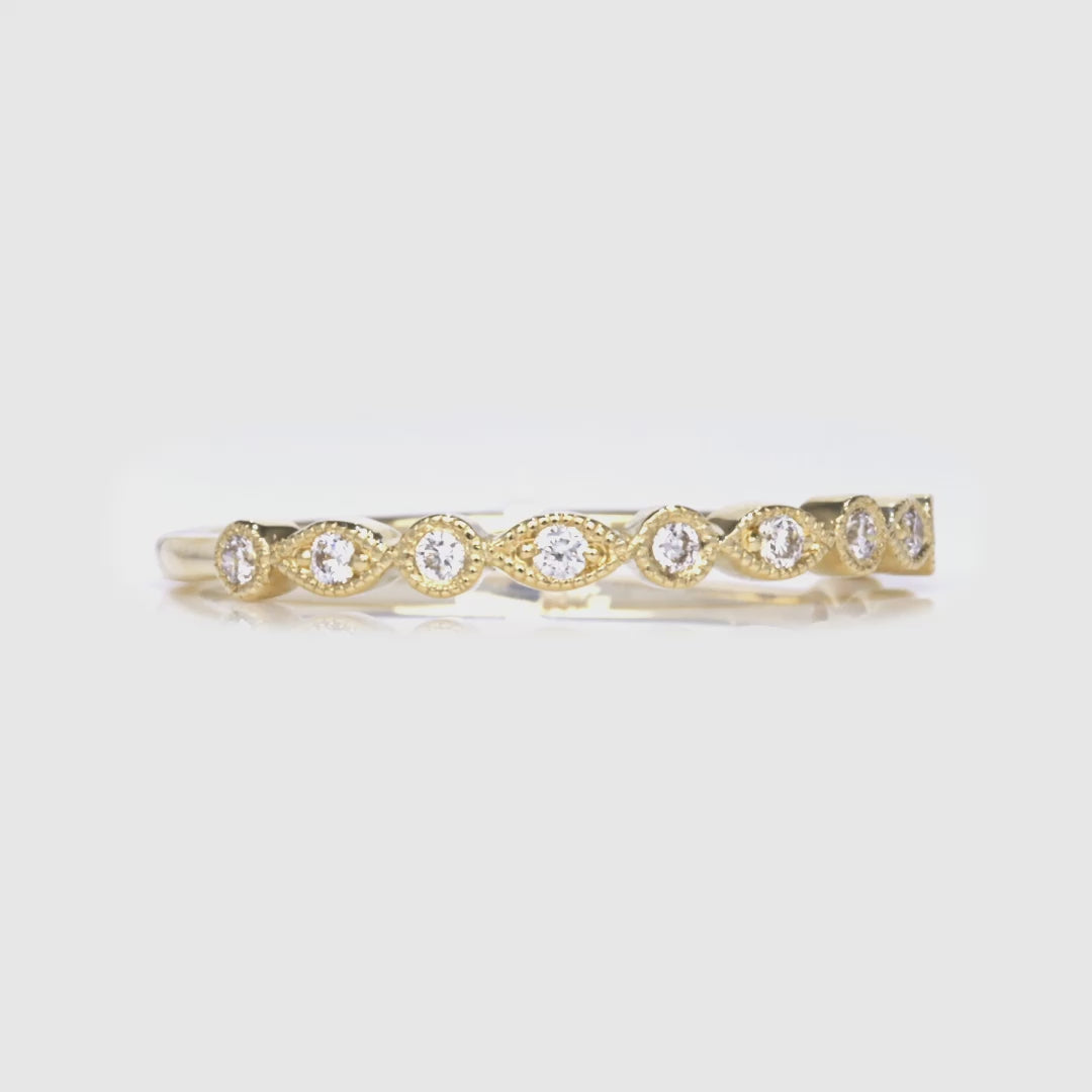 Petit Vintage Filigree Wedding Band in Yellow Gold